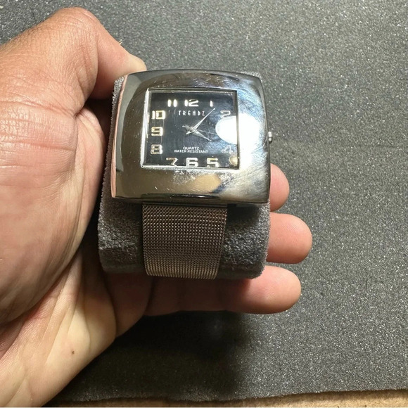 Trendz Ladies Quartz Watch Oversized Squared Silver Tone Black Dial Working - Picture 2 of 9